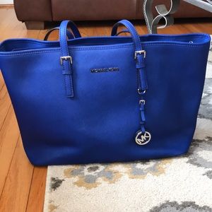 Michael Kors Medium Jet Set Travel Tote